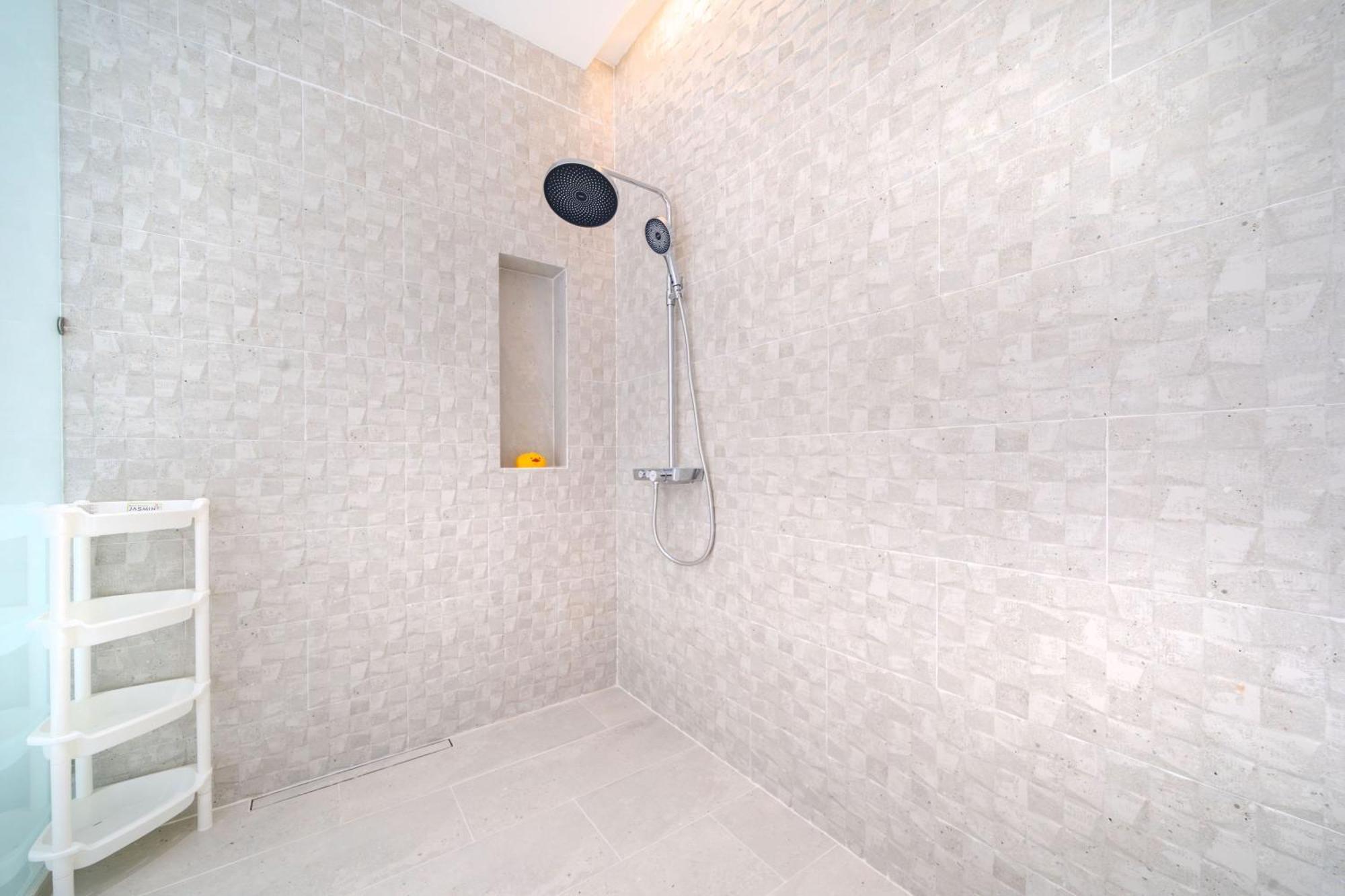Villa New Build Masterpiece With Private Pool - 4br In Lux Pride 2 V7 Ban Pak Lak