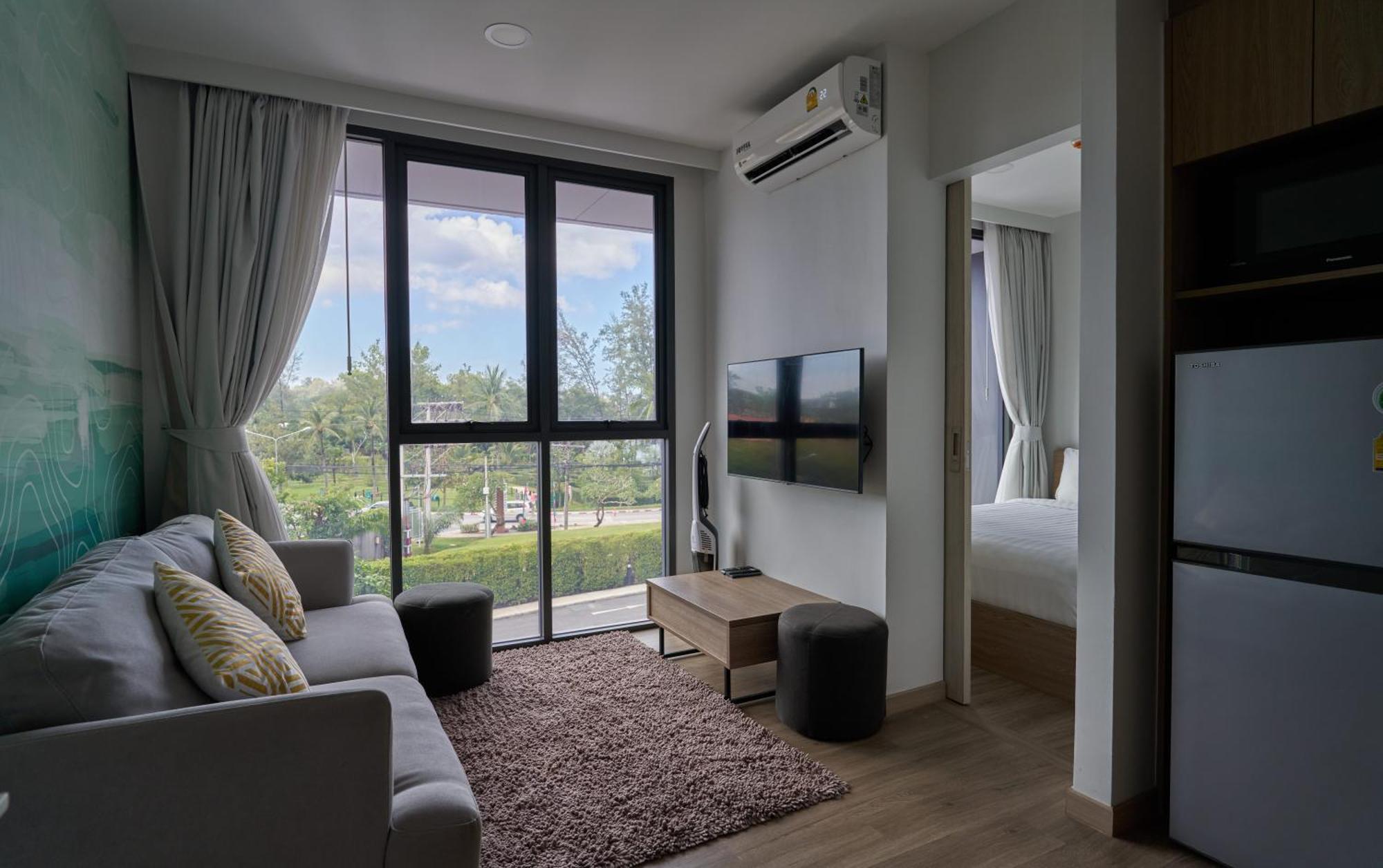 Modern 2-bedroom With Washer In Skypark Laguna Bang Tao Apartment Phuket