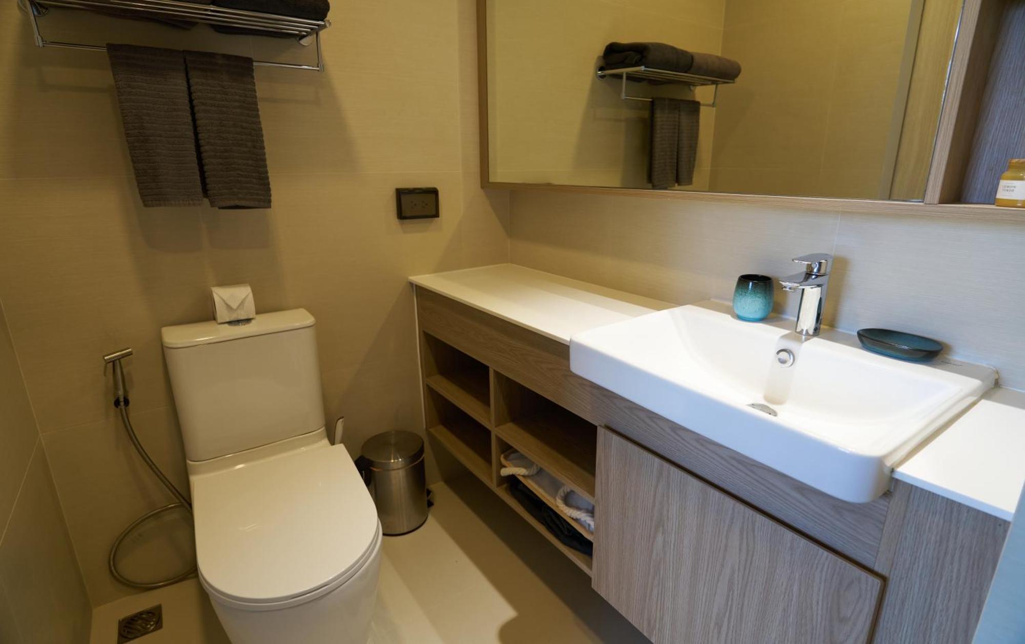 Modern 2-bedroom With Washer In Skypark Laguna Bang Tao
