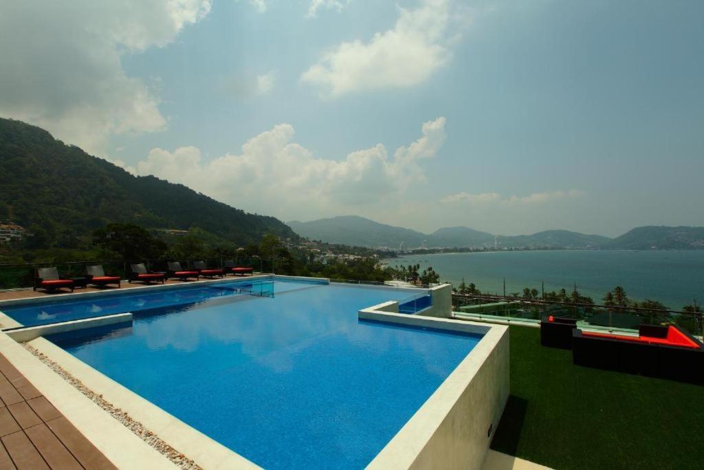 Luxurious 5 Bedroom Condo, Private Pool, In With Seaview Apartment