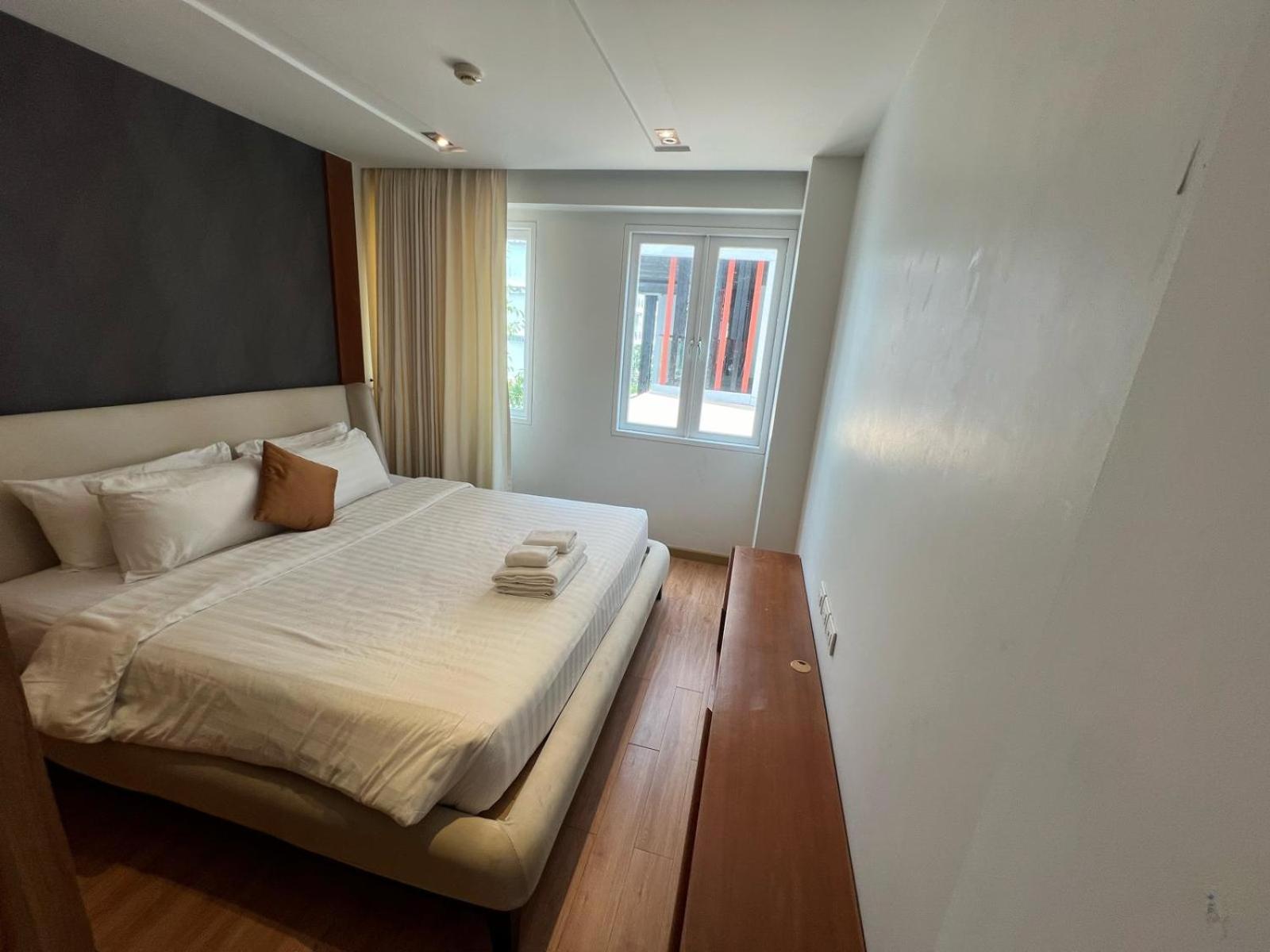 Luxurious 5 Bedroom Condo, Private Pool, In With Seaview Apartment *