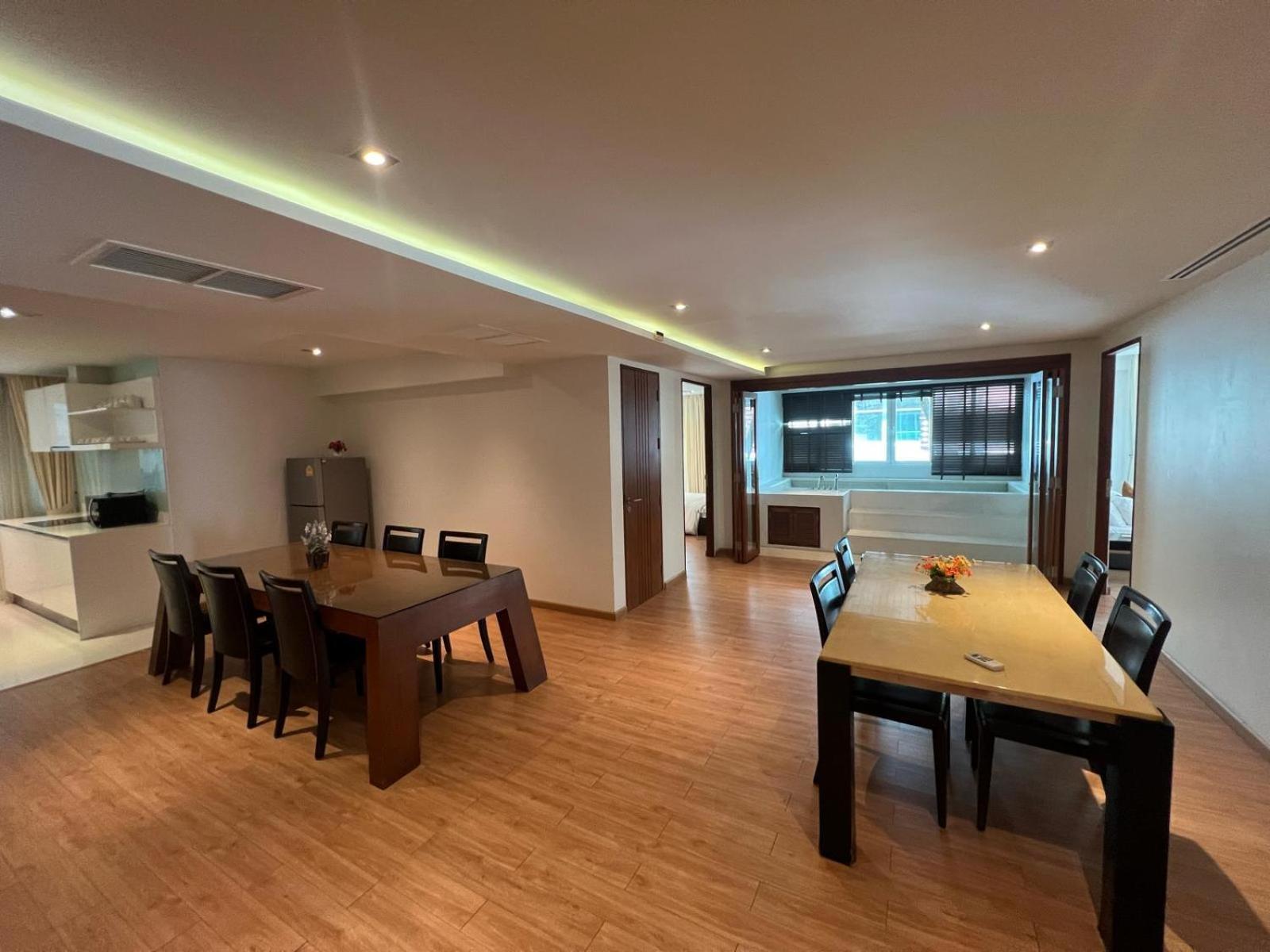 Luxurious 5 Bedroom Condo, Private Pool, In With Seaview *