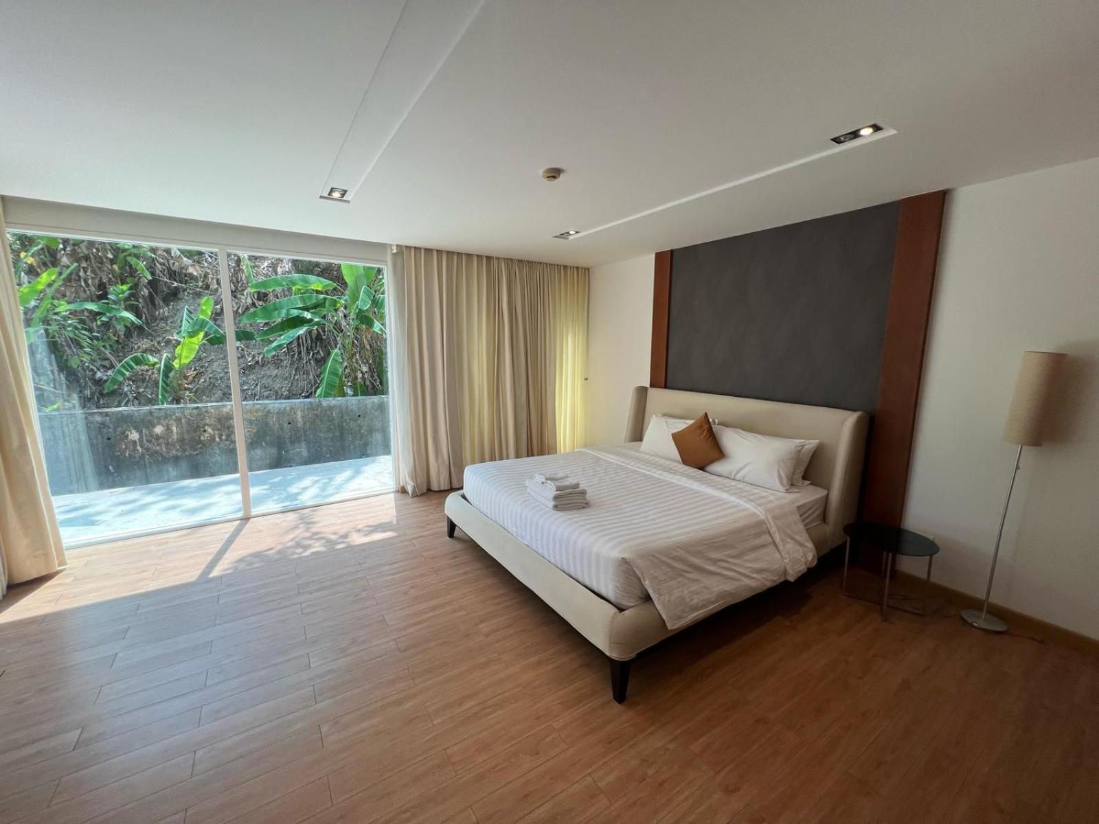 Luxurious 5 Bedroom Condo, Private Pool, In With Seaview Apartment *
