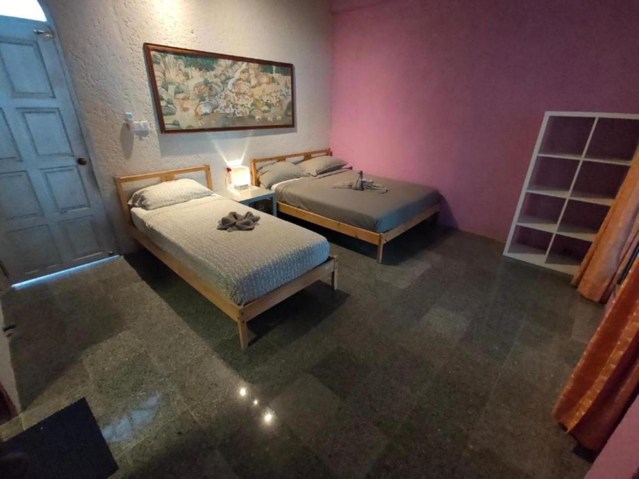 Hostel Entropy Capsules And Patong