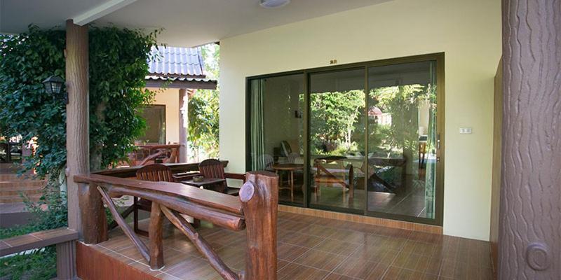 Oya International Phuket Hotel 4*