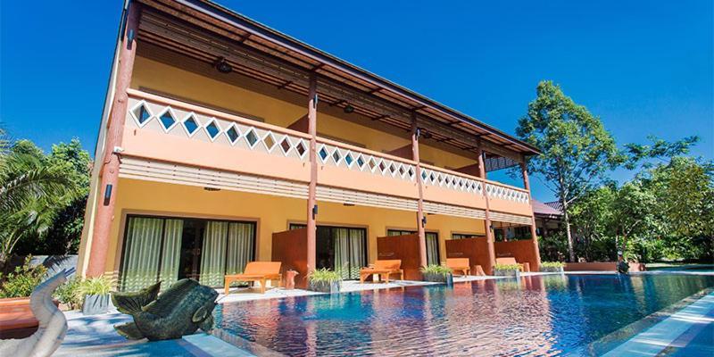 Oya International Phuket Hotel 4*