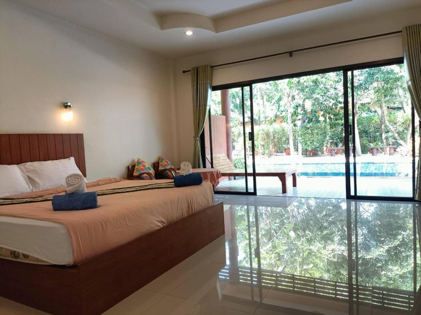 Oya International Phuket Hotel