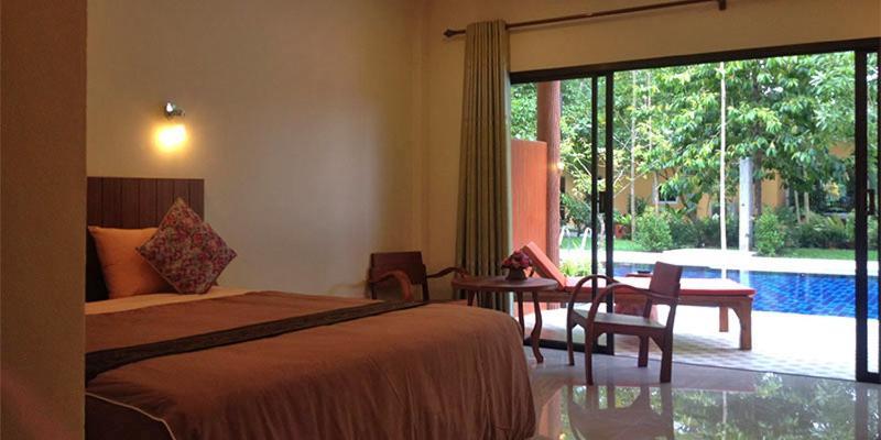 Oya International Phuket Hotel 4*