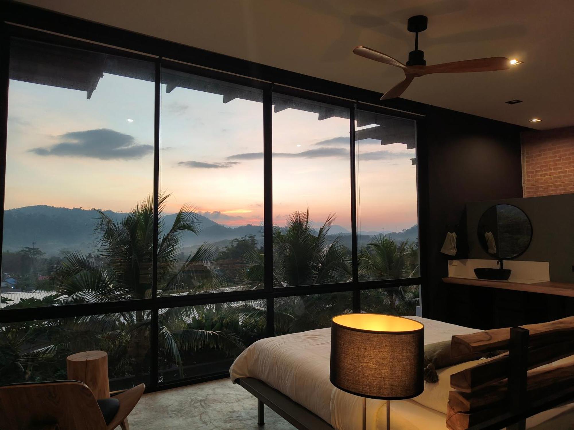 Sky Lofts Phuket Apartment *