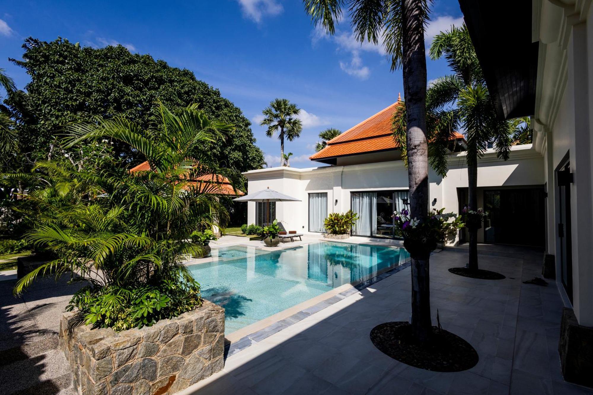 Luxury 4 Bedroom 1 Minute From Laguna Phuket Villa