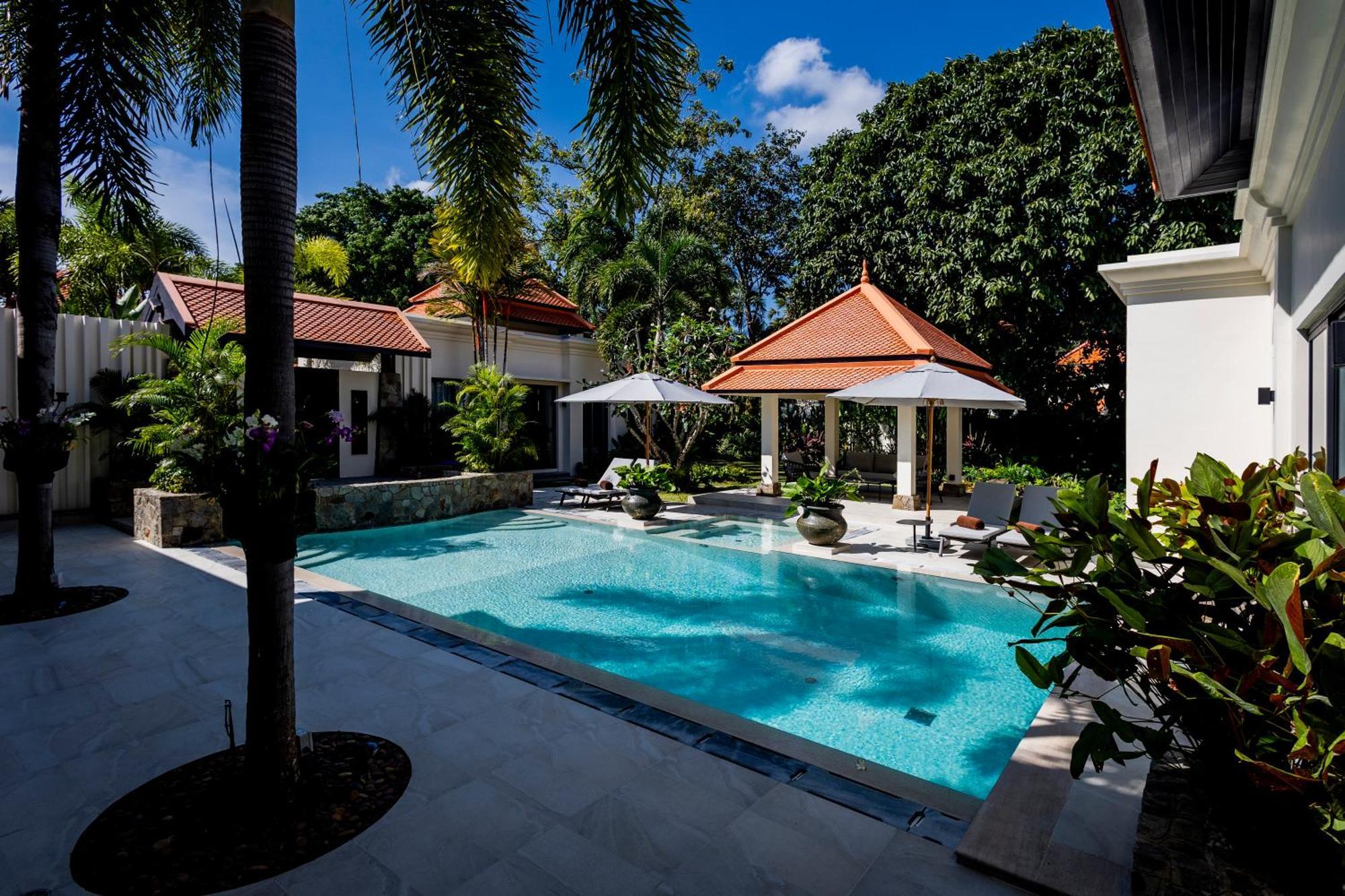 Luxury 4 Bedroom 1 Minute From Laguna Phuket *
