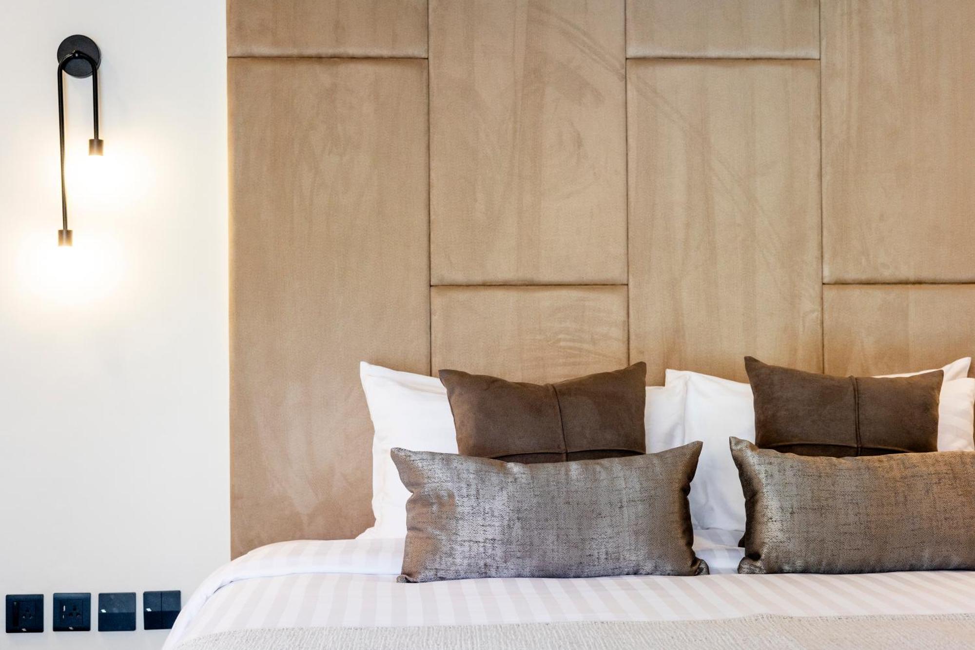 Luxury 4 Bedroom 1 Minute From Laguna Phuket