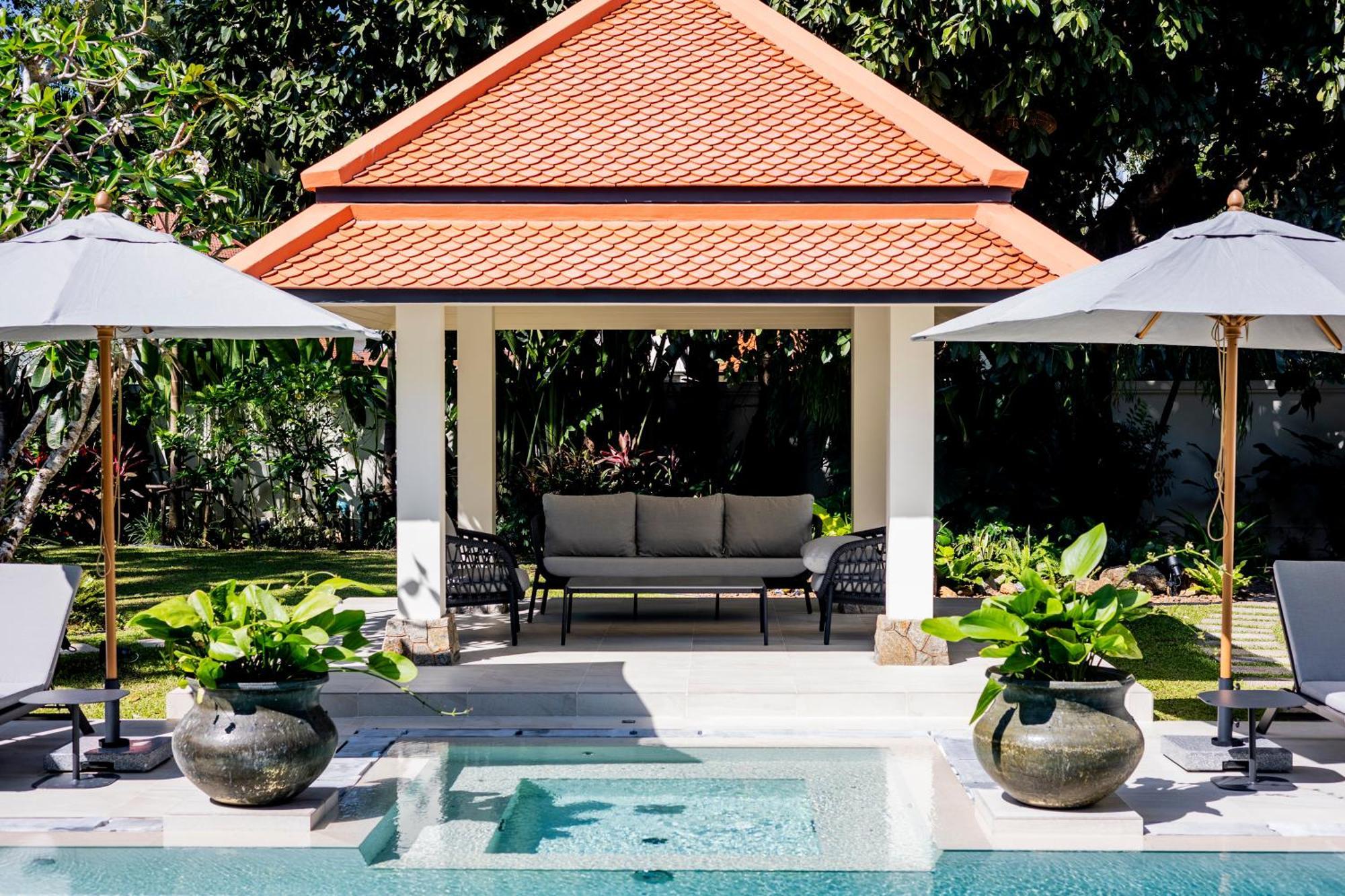 Luxury 4 Bedroom 1 Minute From Laguna Phuket Villa