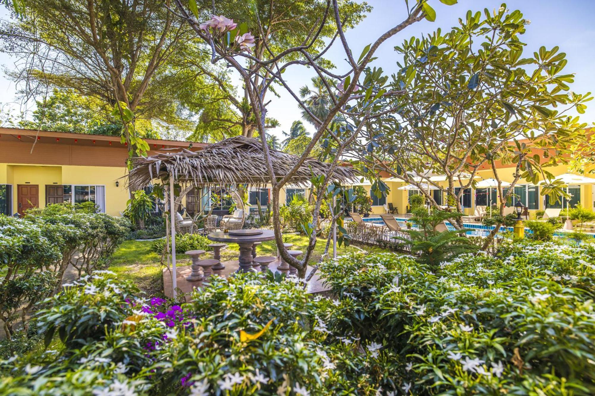 Tongtong Garden 4* Phuket