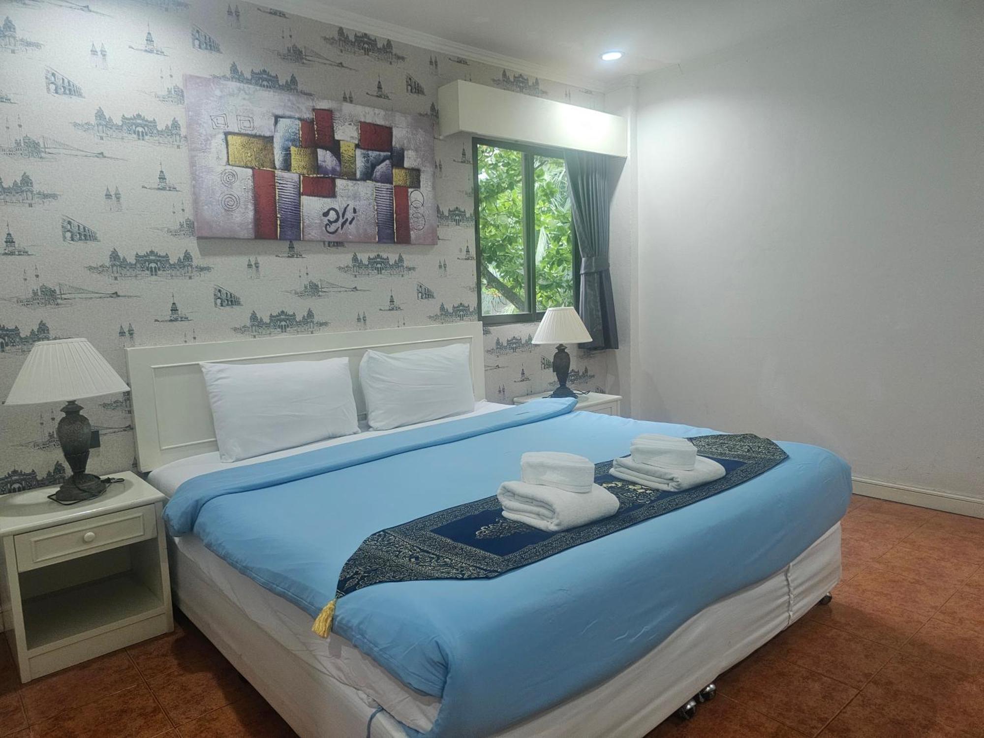& 3* Patong