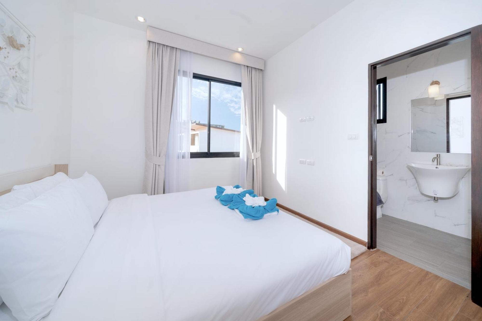 Goldena Twin Private Pool Villa *