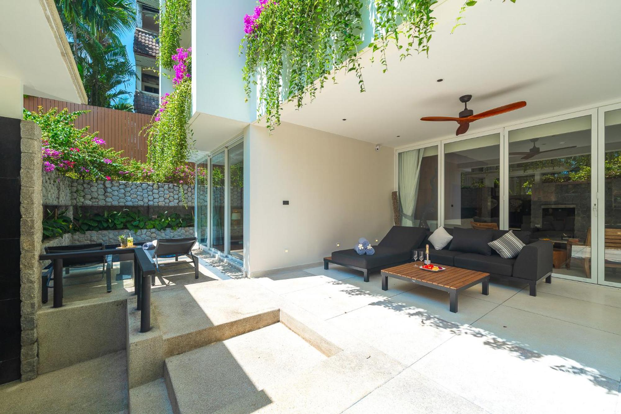 Private Pool At Strand Surin