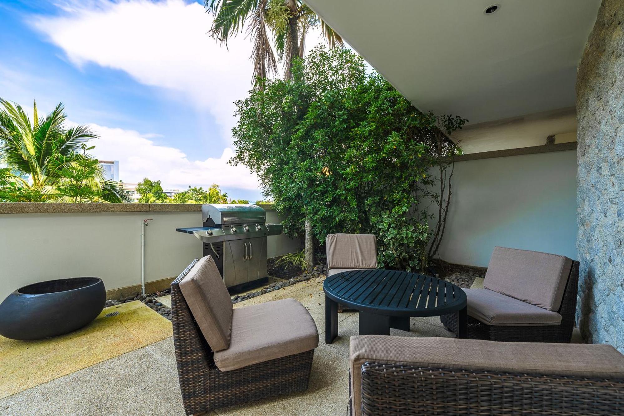 Apartment Private Pool At *
