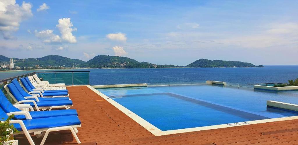Apartment Luxurious 5 Bedroom Condo, Private Pool, In With Seaview Patong