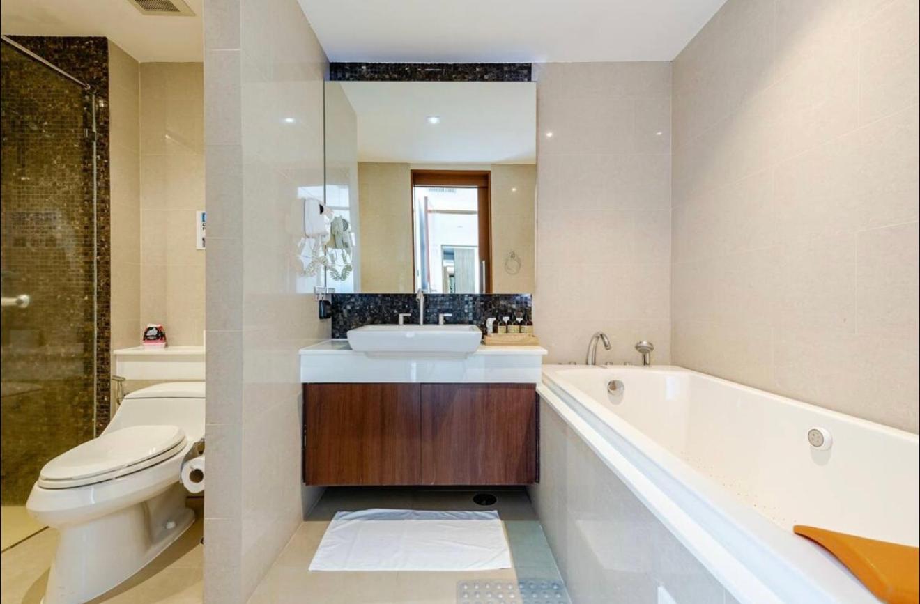 Ocean-view Apartment Patong
