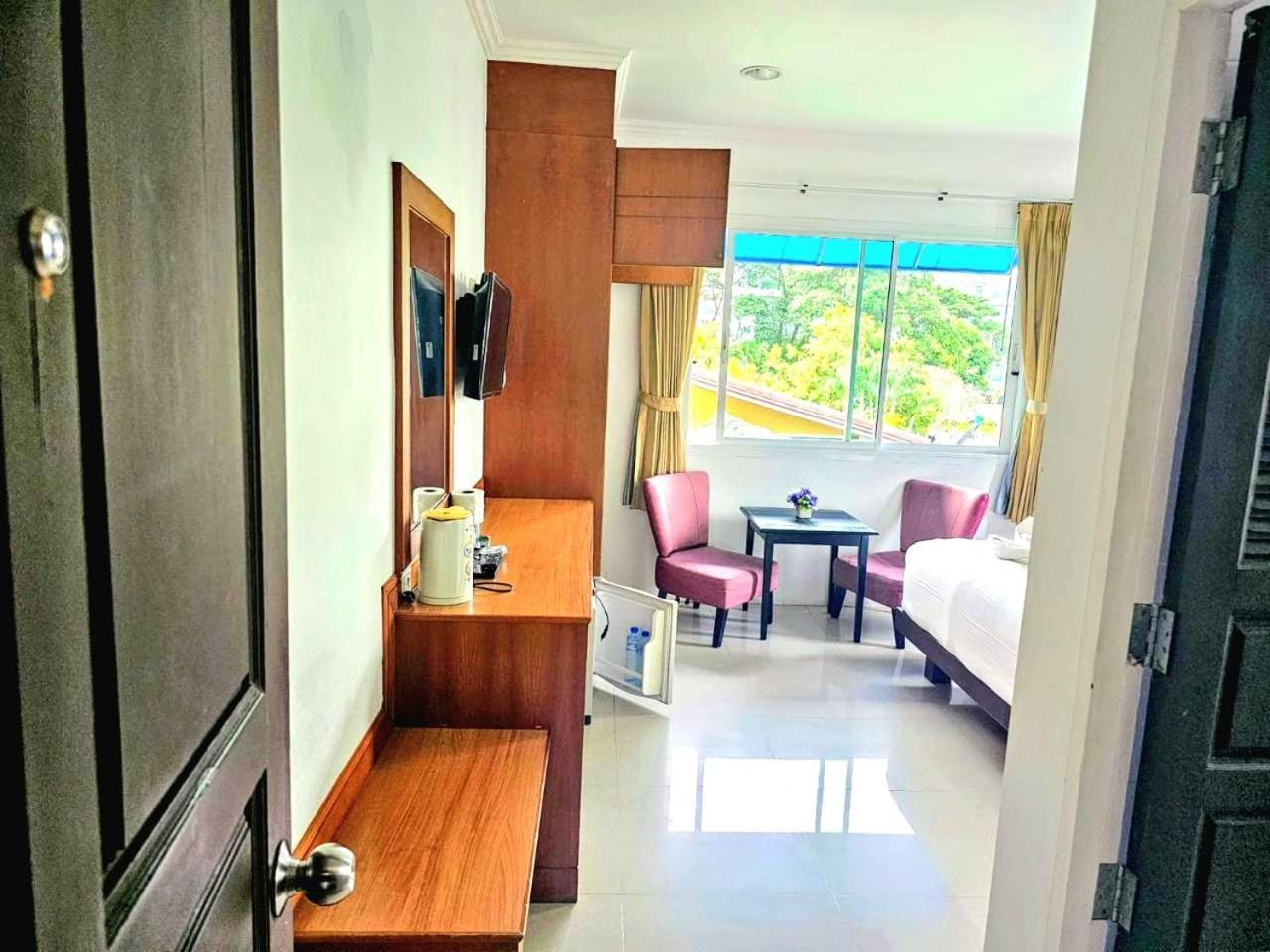 Sukcheewa Phuket Patong