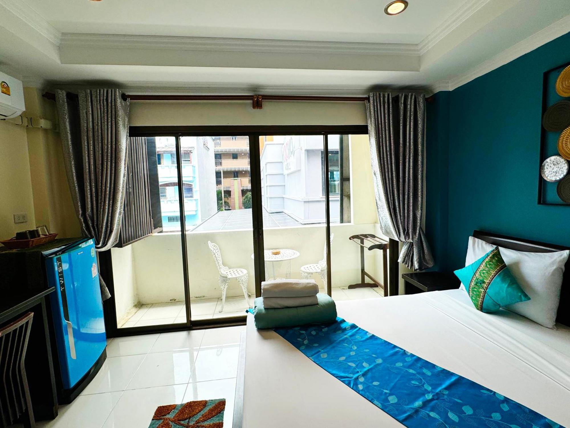 Sky Silk Decoration House Hotel