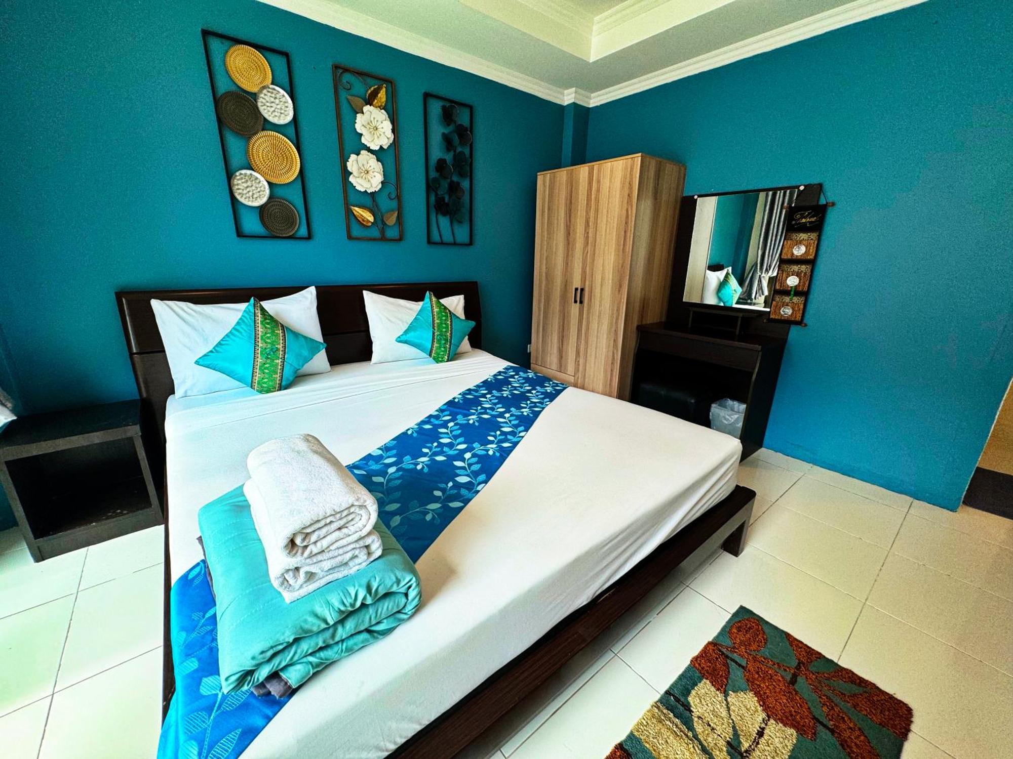 Sky Silk Decoration House Hotel Patong
