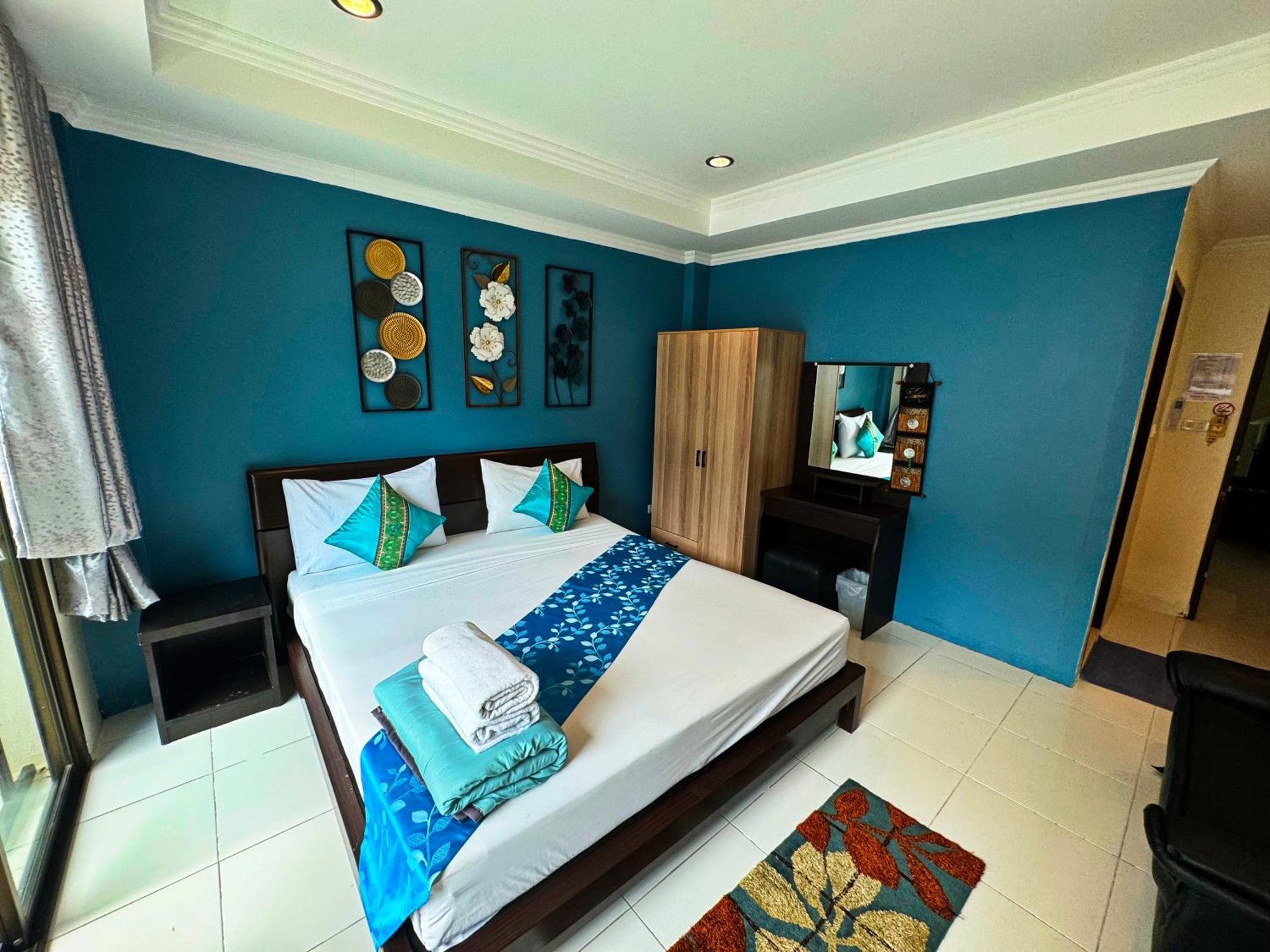 Sky Silk Decoration House 2* Patong