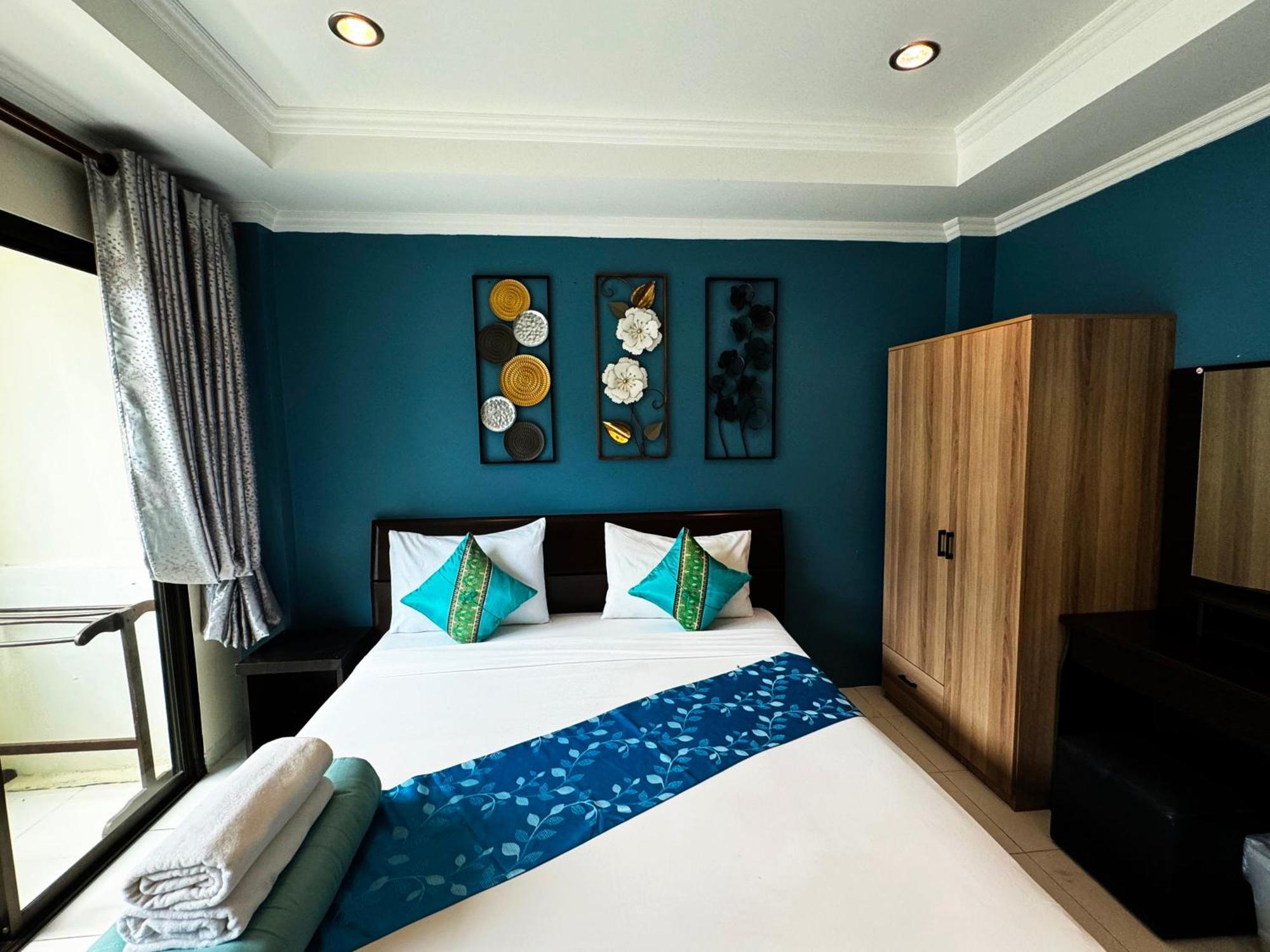 Sky Silk Decoration House Hotel