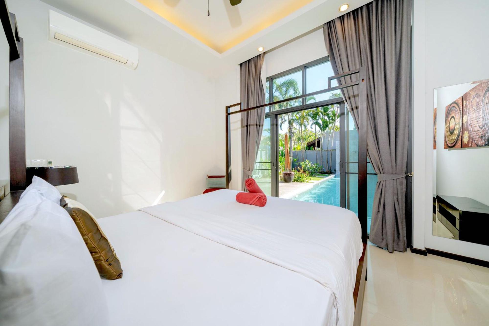 Private Pool Onyx E1, Gated Community In