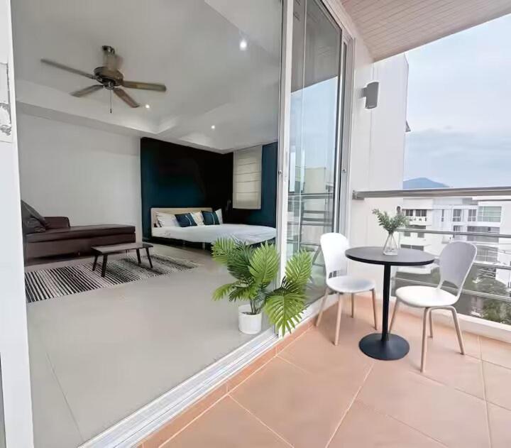 Peaceful Penthouse Homestay Patong