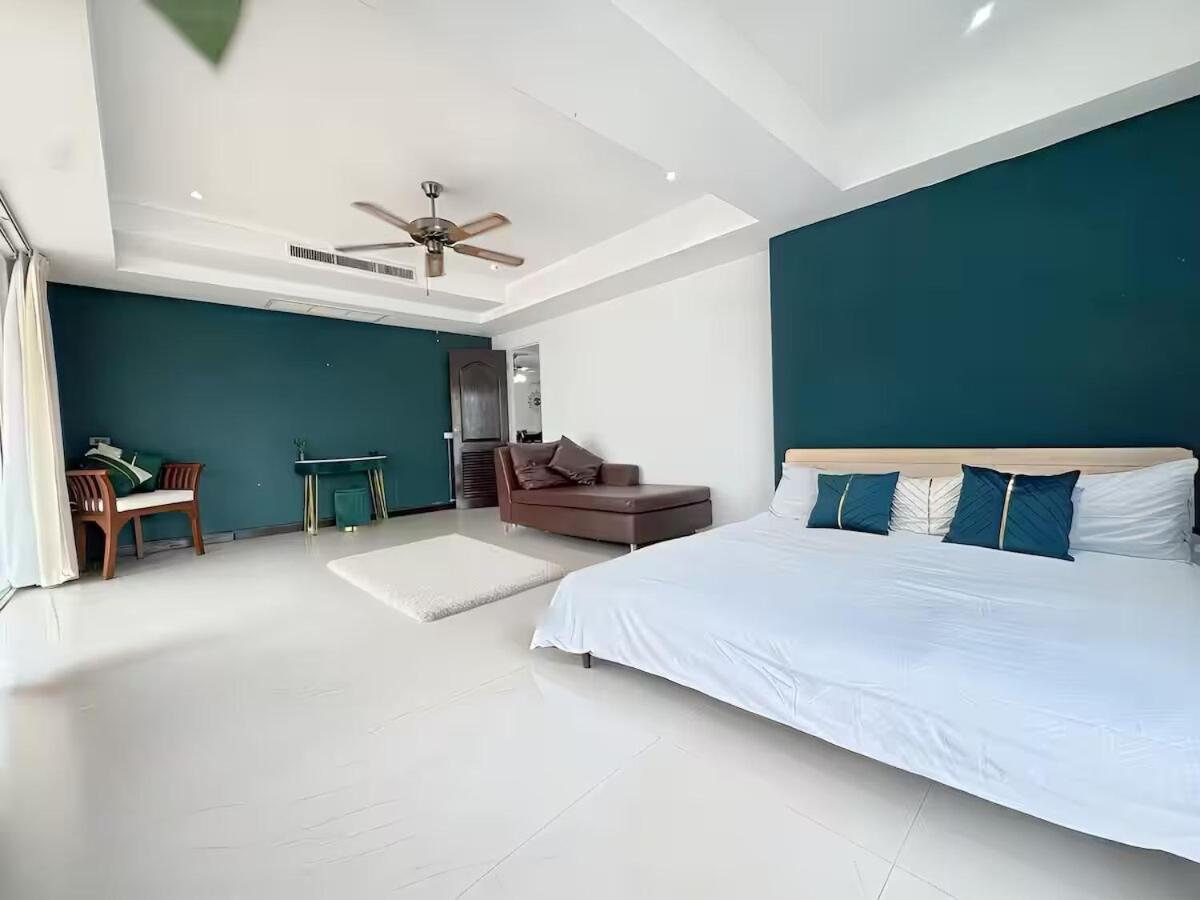 Peaceful Penthouse Homestay Patong