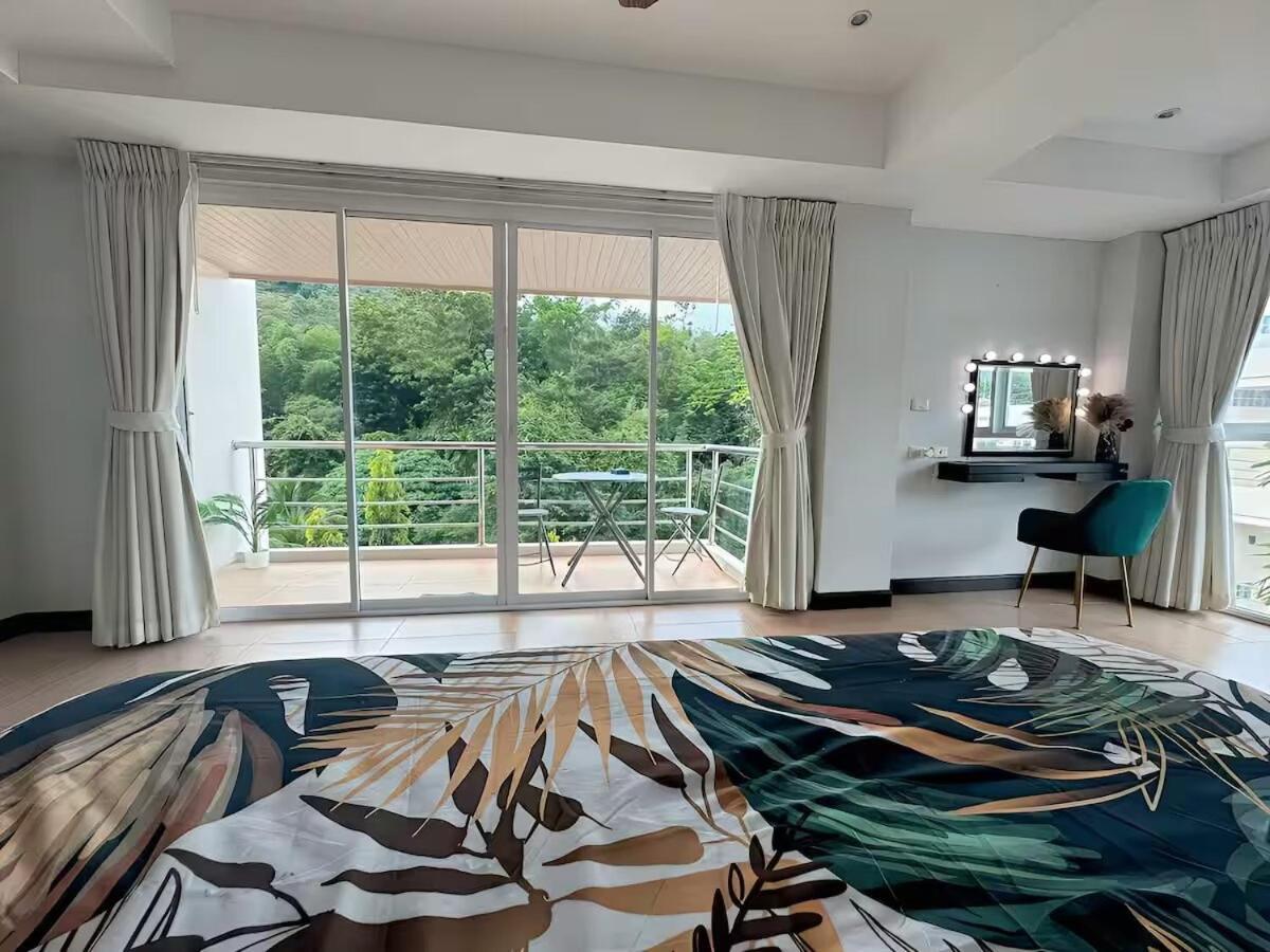 Peaceful Penthouse Homestay Patong