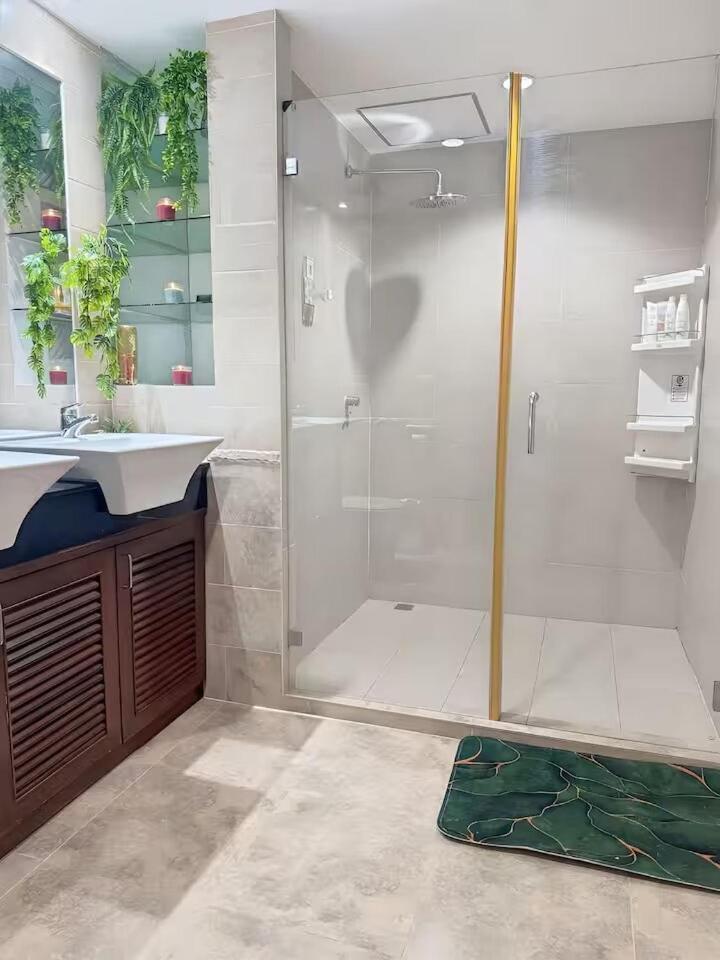 Peaceful Penthouse Homestay