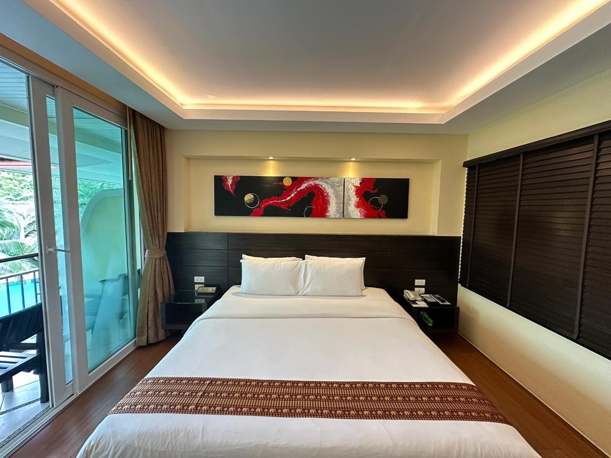 R-mar And Patong, 4*