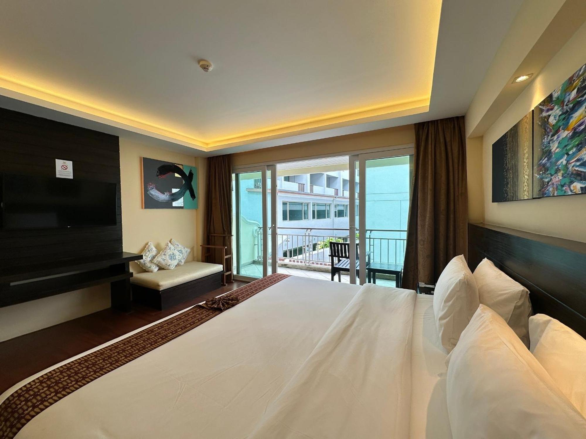 Hotel R-mar And Patong,