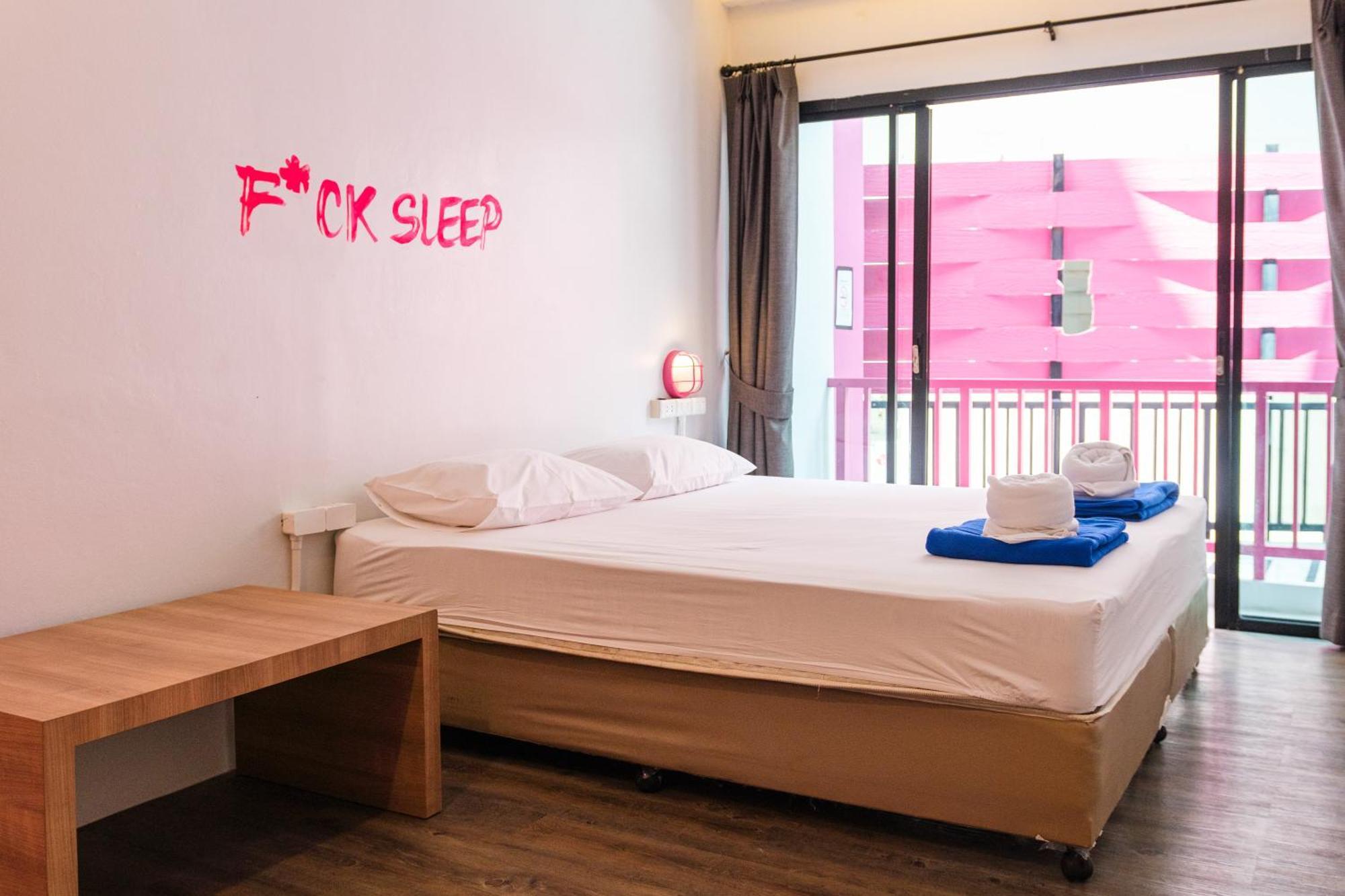 Hostel Slumber Surf Phuket *