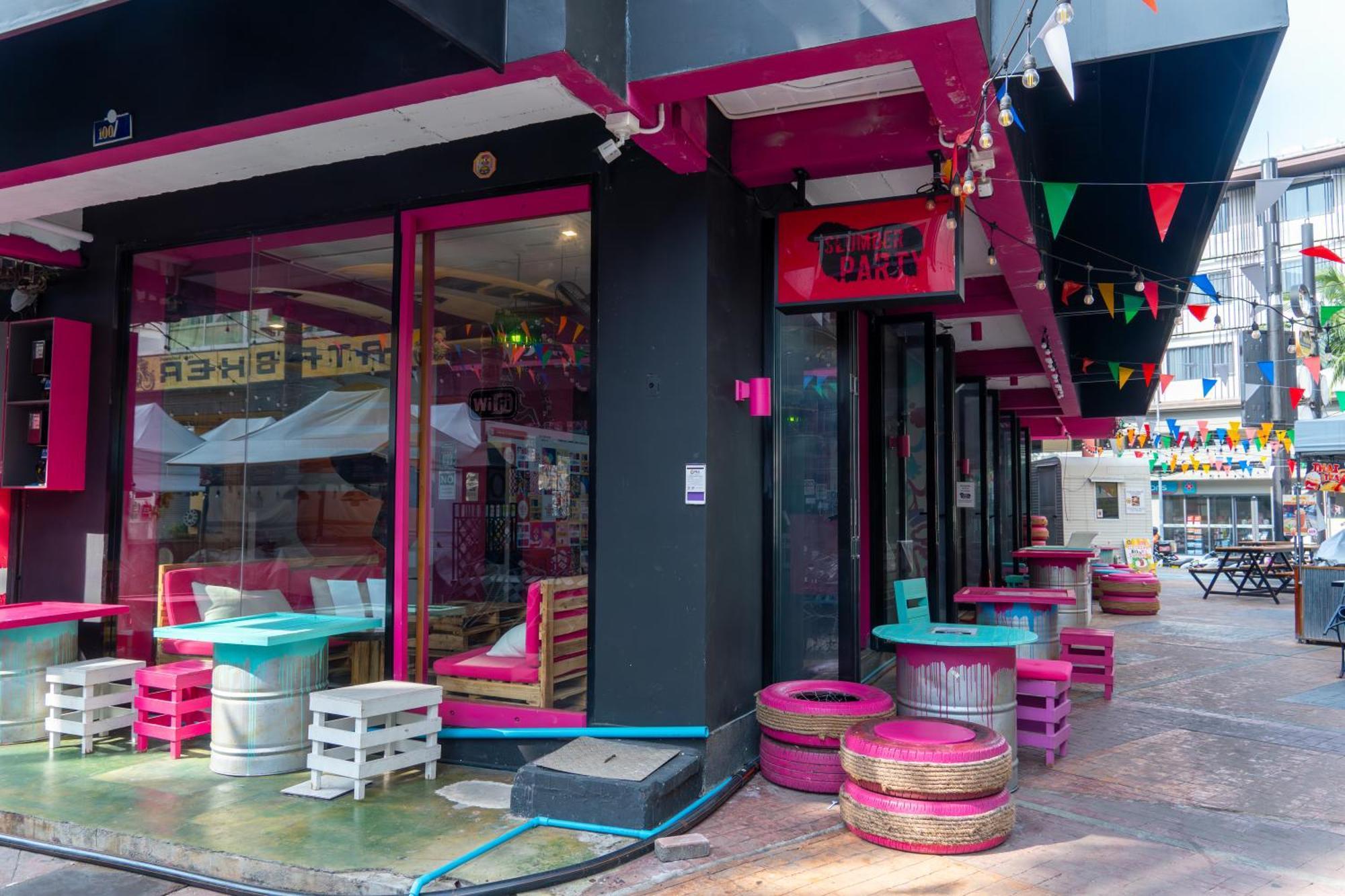 Slumber Surf Phuket Hostel *