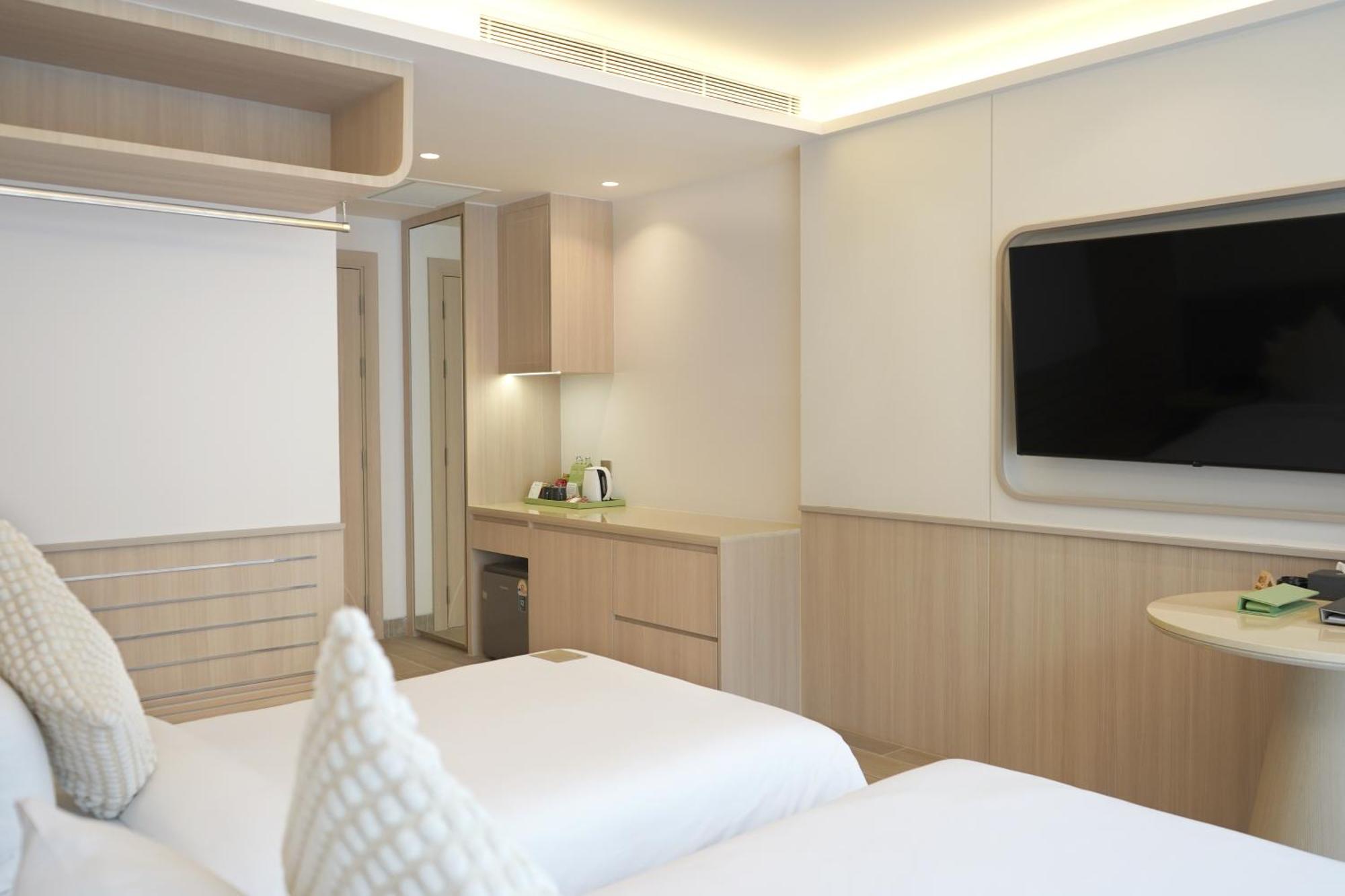 Wyndham Garden Phuket Hotel Nai Thon Beach