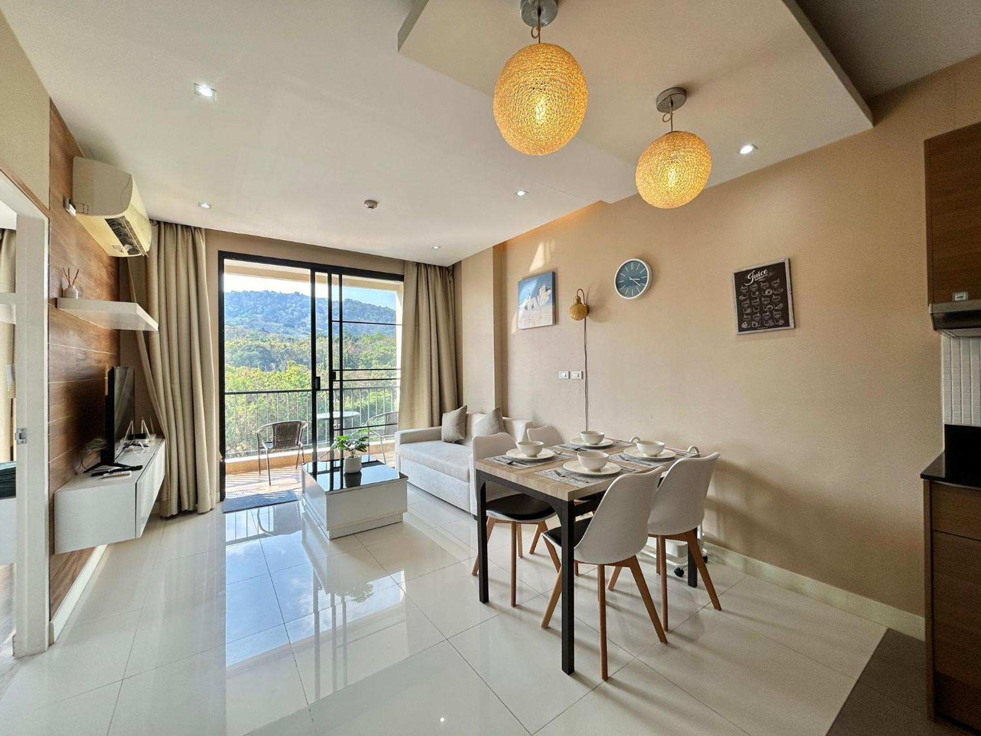 Cozy 2 Bedrooms Walk To Apartment Rawai