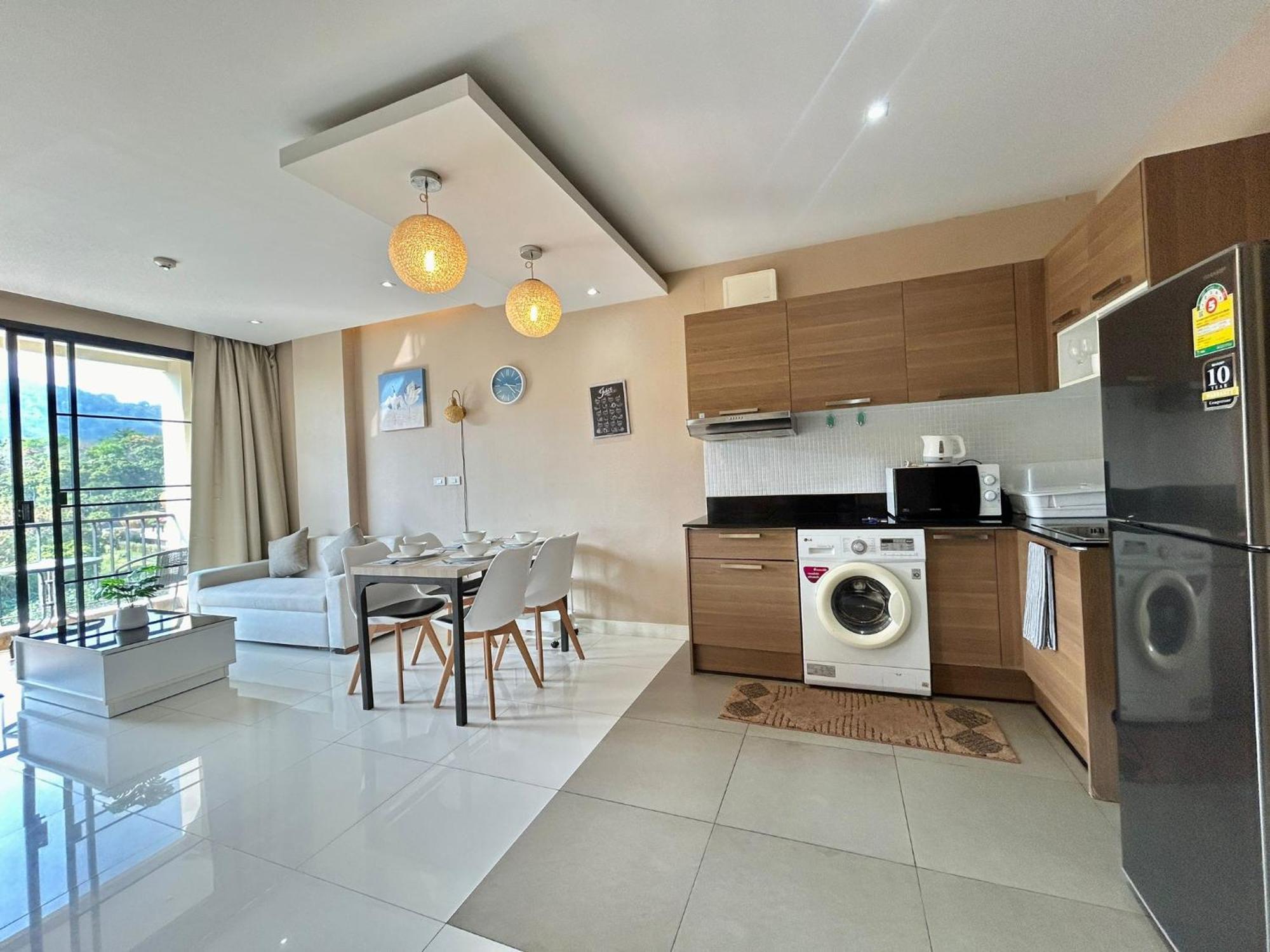 Cozy 2 Bedrooms Walk To *
