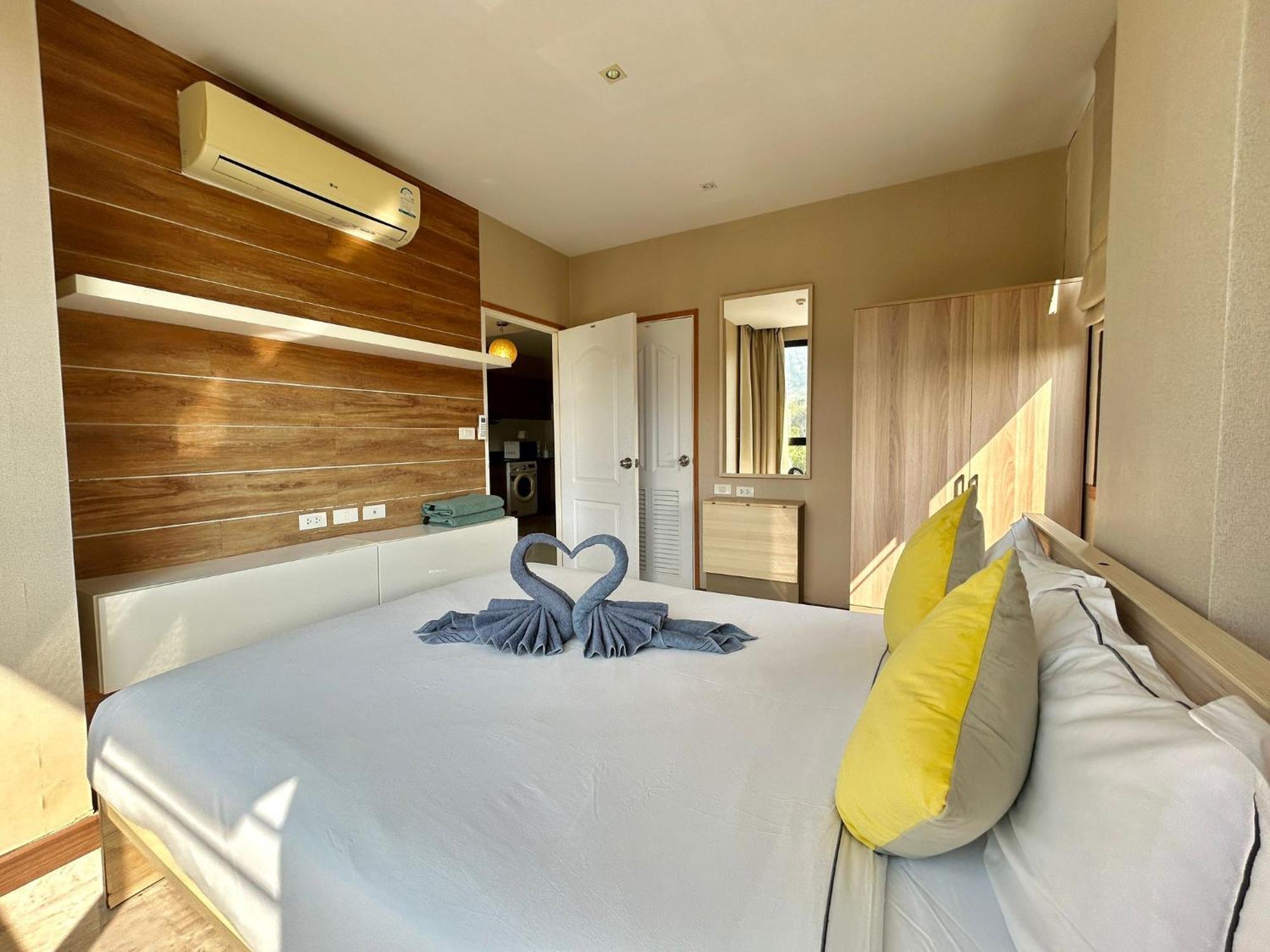 Cozy 2 Bedrooms Walk To