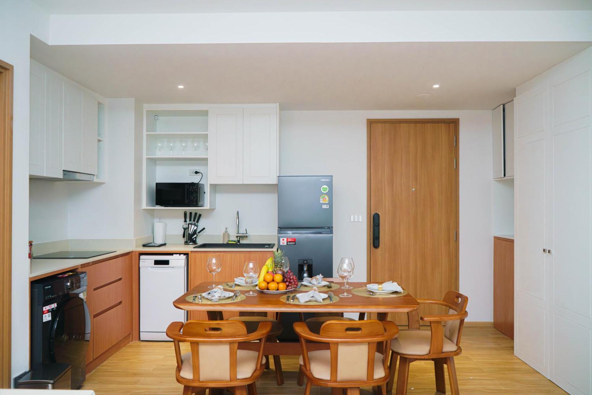 Laguna Beachside Residences Apartamens, Walking Distance To The Sea *