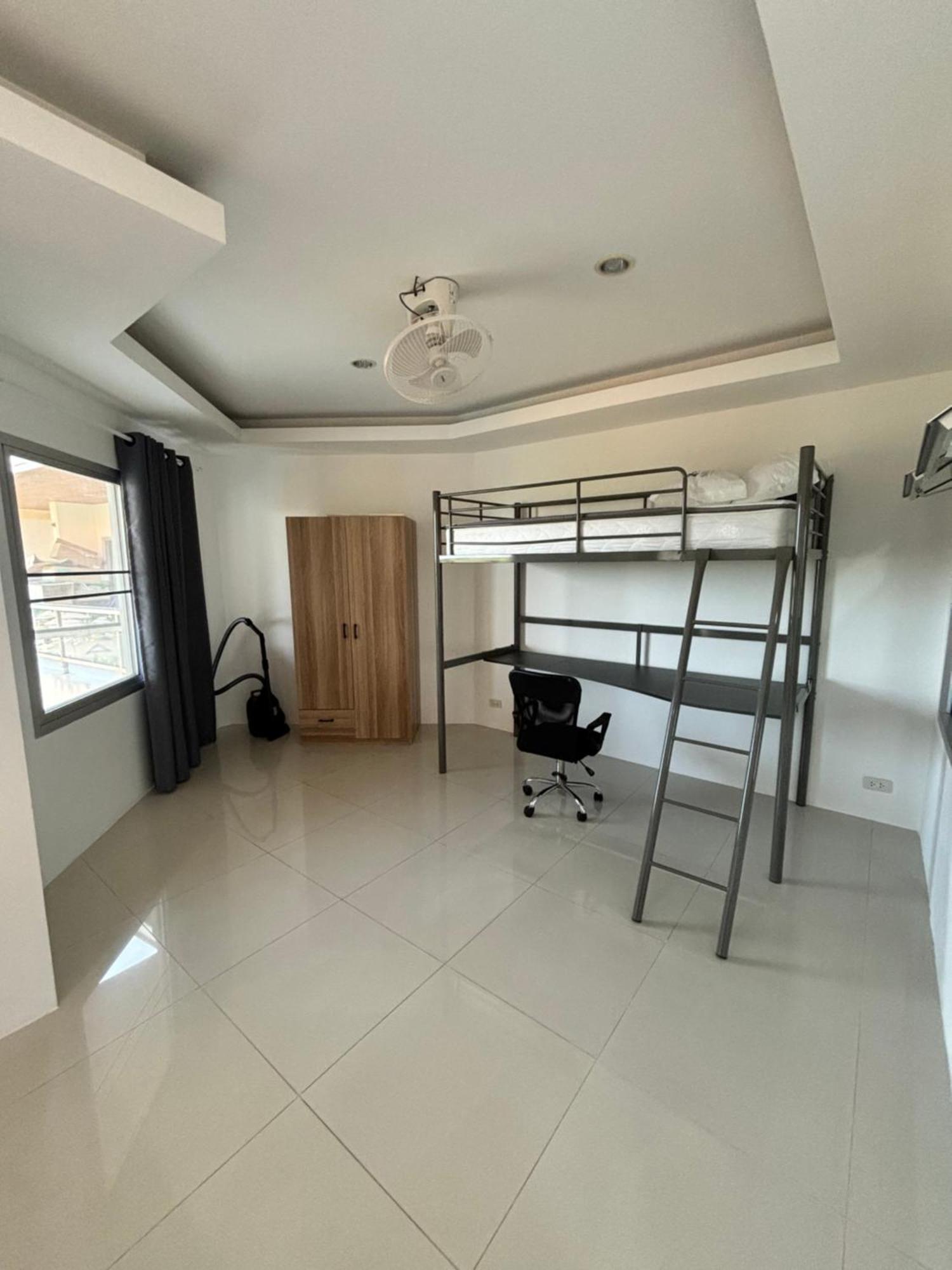 Large With A Sea View Apartment