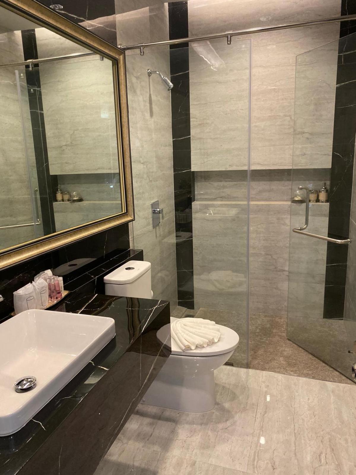 Villa Regent 2 Bedrooms *