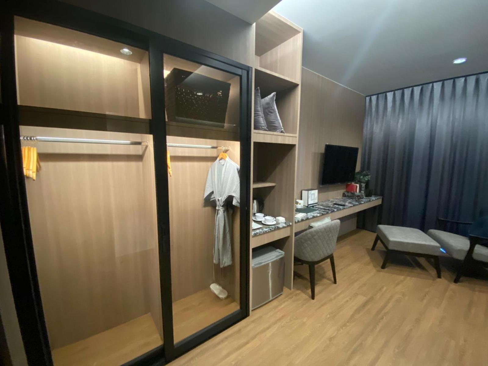 Villa Regent 2 Bedrooms *