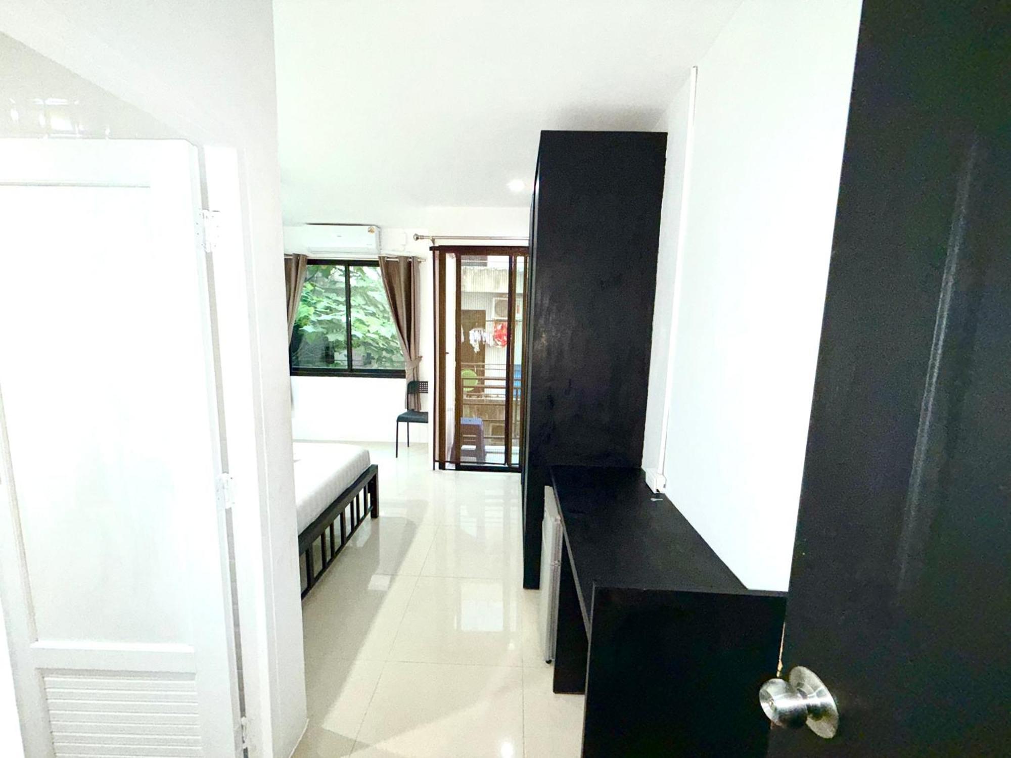 Easy Life 3 Apartment *