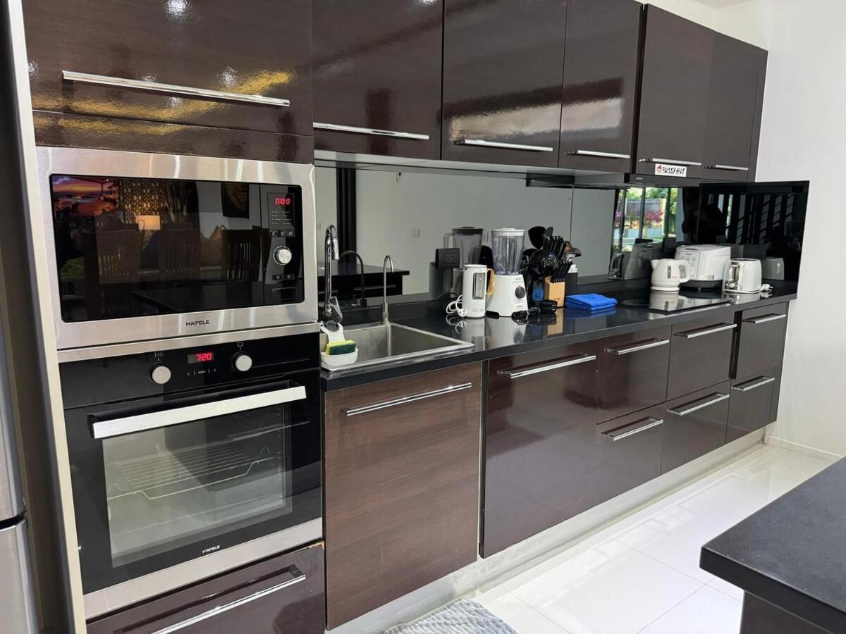V166 Luxury With Ocean Views & Private Rooftop Jacuzzi *