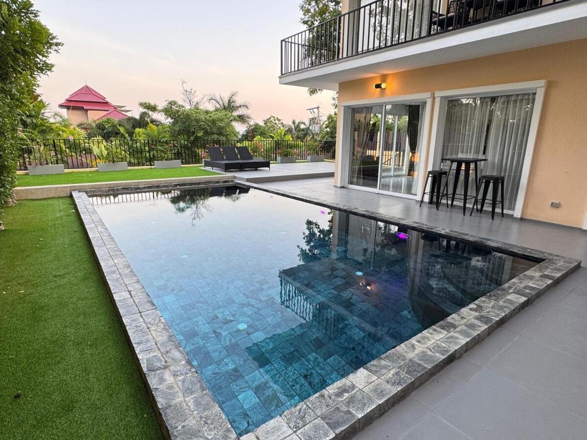 Holiday home V166 Luxury With Ocean Views & Private Rooftop Jacuzzi Ban Na Kok