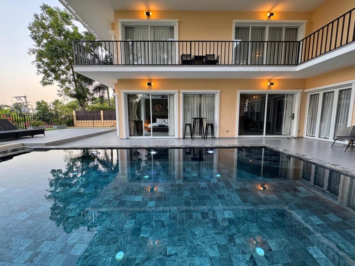 Holiday home V166 Luxury With Ocean Views & Private Rooftop Jacuzzi